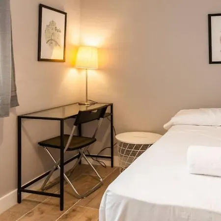 Bebarceloner Vall Hebron Apartment *