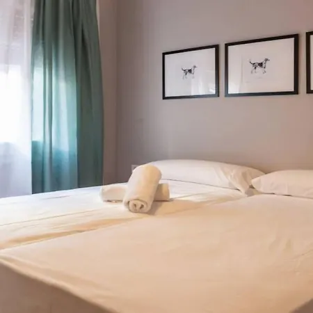 Bebarceloner Vall Hebron Apartment *